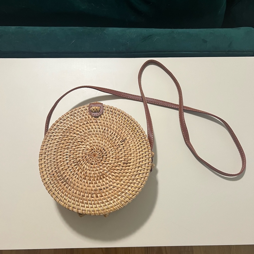 NWOT Circular Rattan Bag—Perfect for Spring, Summer, and Vacation!